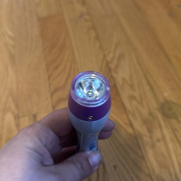 Frozen Flashlight - Picture 2 of 2